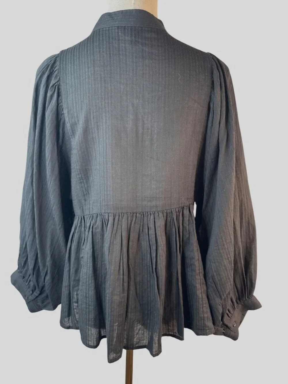 Banana Republic lightweight breathable